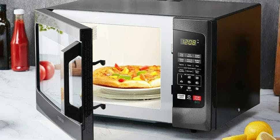 what is the difference between microwave and oven