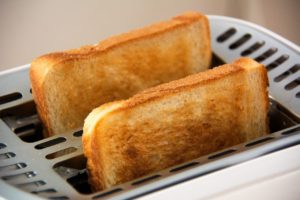 how to clean toaster 
